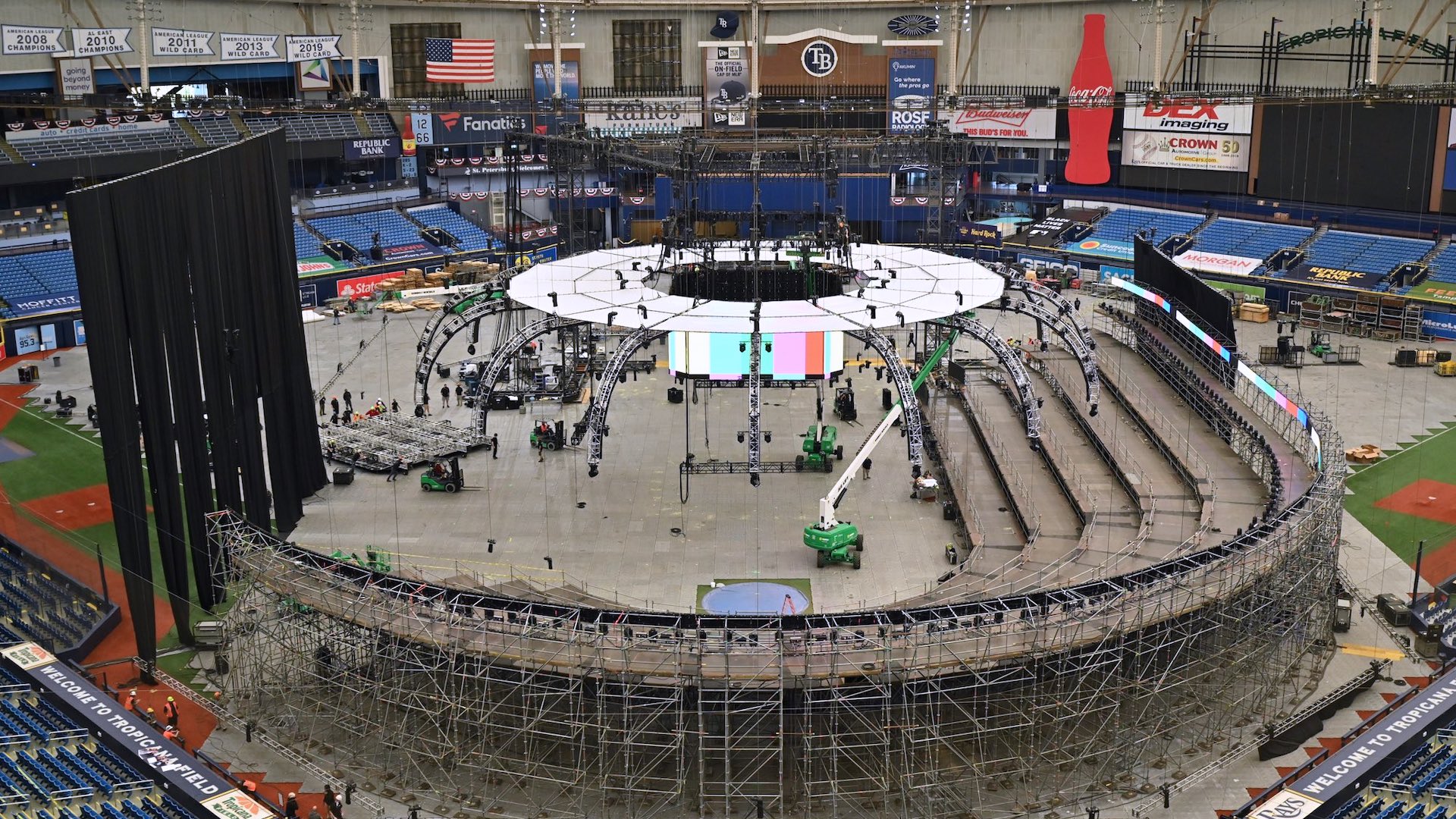 Tropicana Field, Pro Wrestling